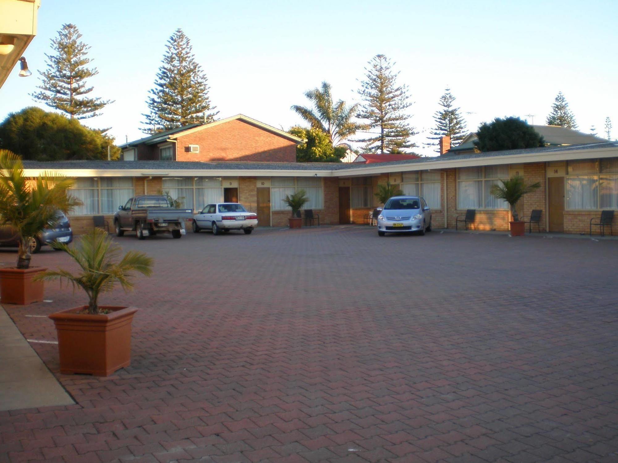 Glenelg Motel Adelaide Exterior photo